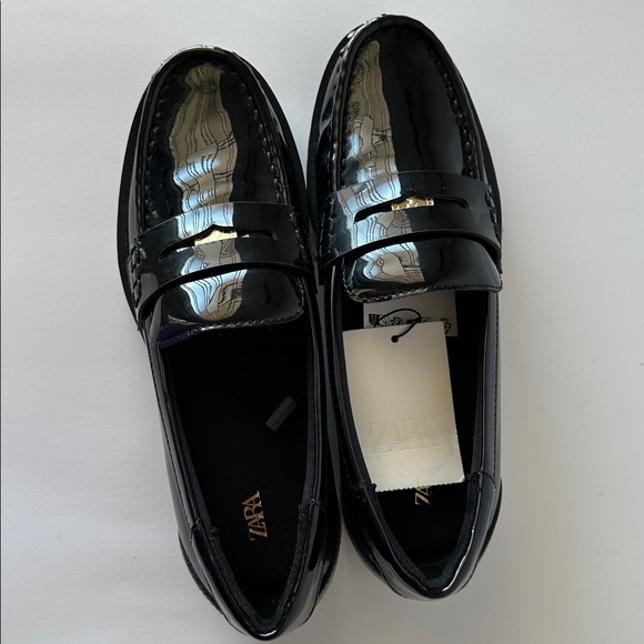 Zara Women’s Glossy Black Slip-On Loafers - Picture 15 of 15
